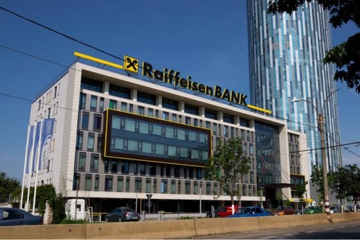 EXCLUSIV Raiffeisen își vinde sediul central din România, în care lucrează 1.500 de angajați. Rămâne chiriaș