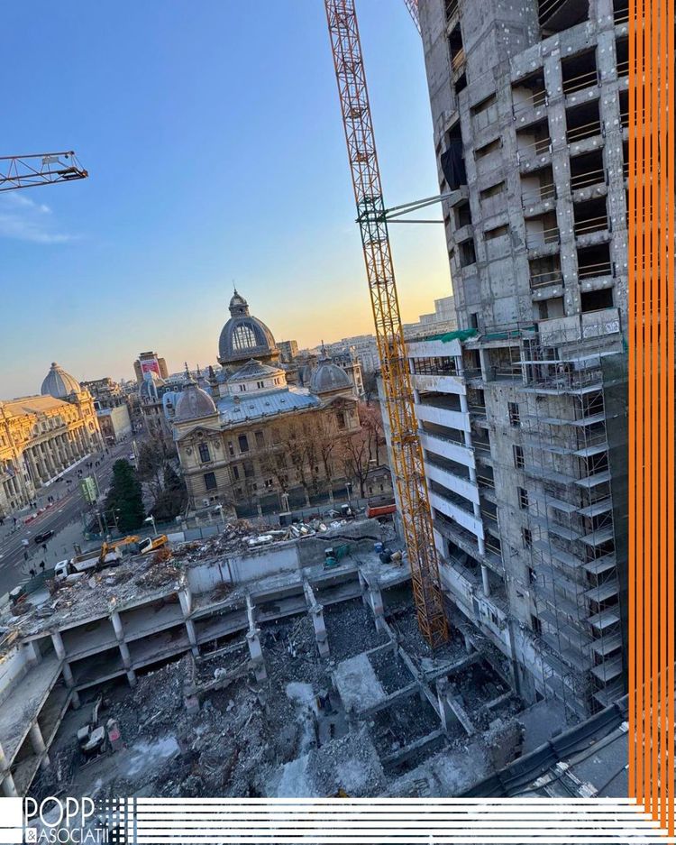 FOTO Clădire emblematică, dărâmată în centrul Bucureștiului. Fostul Bancorex este pus la pământ. Proprietarul AFI Cotroceni pregătește ridicarea în loc a AFI Central Tower