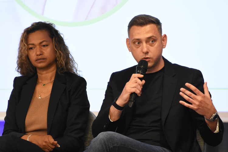 VIDEO Locuințele se vor scumpi din nou, cumpărătorii așteaptă corecții de preț și amână achizițiile - Avertismentul dezvoltatorilor imobiliari la Conferința Profit.ro Imobiliare