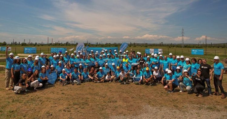 Habitat for Humanity, CEO Build. La un moment dat, orice formă de succes ajunge să se întâlnească cu întrebarea: “Și mai departe?”. Despre Construcție, Sens, Comunitate