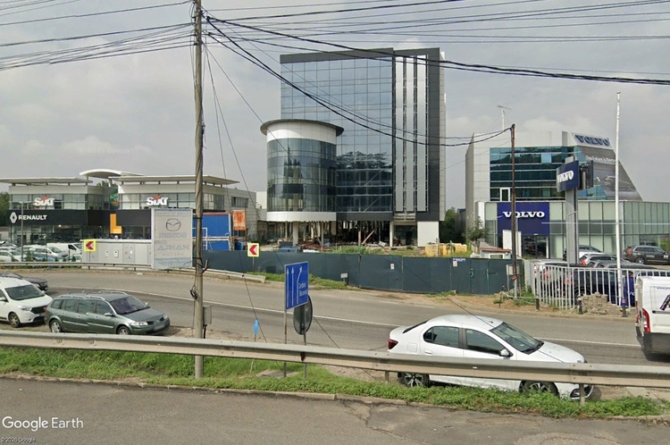 Clădirea de birouri ce urmează a fi transformată în aparthotel Clădirea de birouri ce urmează a fi transformată în aparthotel
