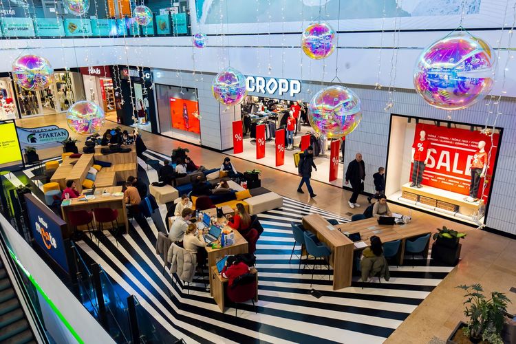Investiție de 9 milioane de euro la Iulius Mall Iași: noi branduri, facilitați pentru tineri și infrastructură tehnică modernizată