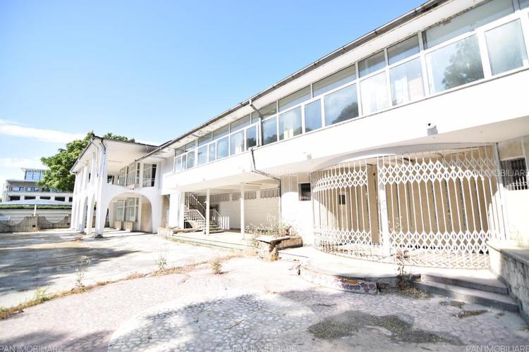 FOTO Clădire reper de pe litoralul românesc își caută proprietar. Cazino Mangalia, la vânzare pentru aproape 5 milioane de euro