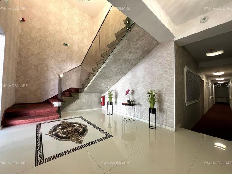 FOTO Clădire reper de pe litoralul românesc își caută proprietar. Cazino Mangalia, la vânzare pentru aproape 5 milioane de euro