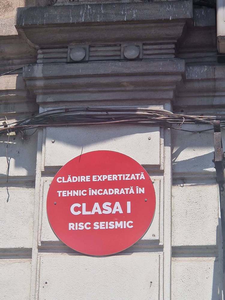 FOTO Una dintre bijuteriile arhitecturale ale Capitalei intră în consolidare, reabilitare și modernizare