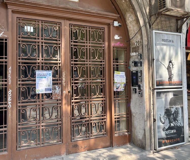 FOTO Una dintre bijuteriile arhitecturale ale Capitalei intră în consolidare, reabilitare și modernizare