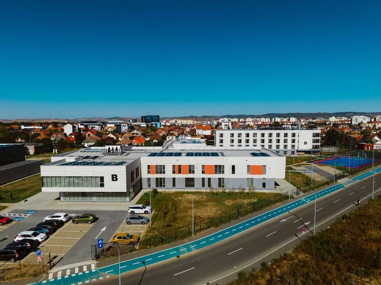 FOTO Investiție în România a companiilor auto cu fabrici în Sibiu. Campus universitar de învățământ dual cu finanțare PNRR. Aumovio, cel mai mare co-finanțator în programele de învățământ ale studenților
