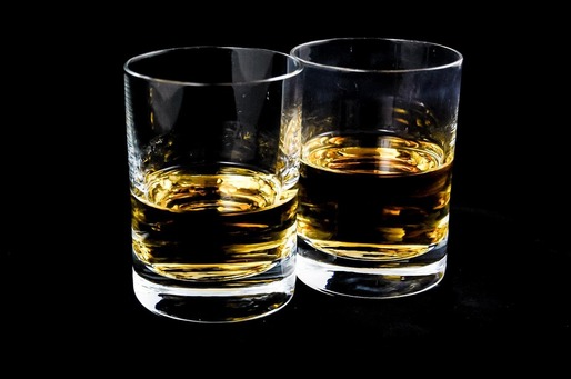 Whisky-ul atrage atenția investitorilor în căutare de randamente. Piața globală de whisky ar putea depăși 100 de miliarde de dolari până la finele acestui deceniu