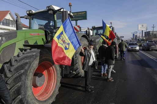 VIDEO Fermierii și transportatorii continuă protestele. Liderii agricultorilor se contrazic: "Nu au făcut altceva decât să ia copy/paste acele revendicări, să și le asume". Tractoarele blochează mai multe vămi