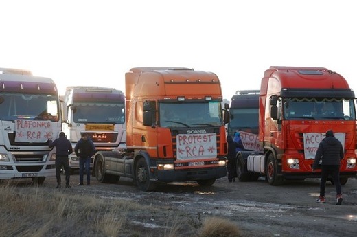 Fermierii din Portugalia și Spania intenționează să blocheze granița comună. Protestele s-au amplificat din cauză că vor pierde 35% din ajutoare din Politica Agricolă Comună