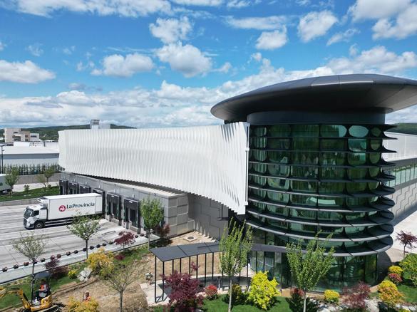 Carmistin The Food Company a inaugurat cea mai complexă facilitate de producție carne pasăre din regiune, devenind cel mai performant producător din sectorul avicol din România