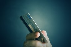 Plata cu cardul în piețele din Sectorul 1. Primăria vrea un acord cu Visa