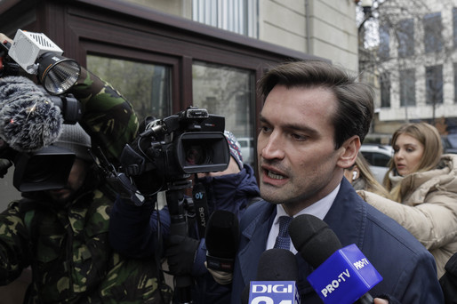 GALERIE FOTO Andrei Baciu demisionează de la conducerea Casei Naționale de Asigurări de Sănătate. La puțin timp după anunț a ajuns la DNA
