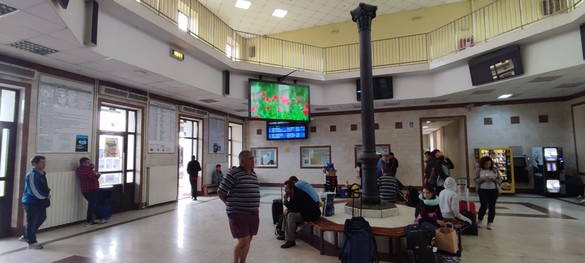 O rețea digitală de publicitate care se mișcă odată cu publicul tău