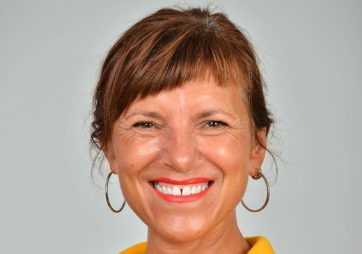 Dr. Lorelei Nassar vorbește despre frumusețea zâmbetelor la Maratonul Medika TV – Redefinirea esteticii în 2025