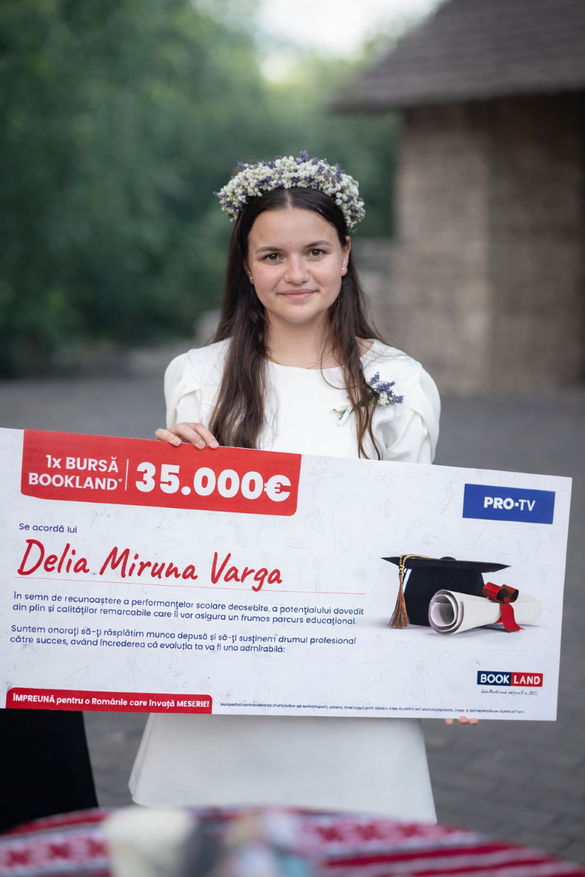 Au început înscrierile pentru cea de-a treia ediție Bursele BookLand, cele mai mari burse din România: 35.000 de euro pentru 7 ani de studiu