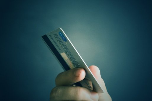 Italienii participă în număr mare la schema de rambursare pentru plățile cu cardul