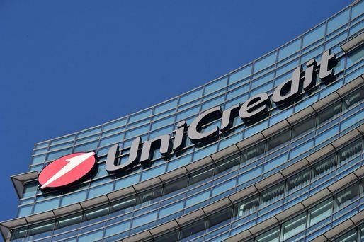 Banca italiană UniCredit își crește prezența în Grecia și România