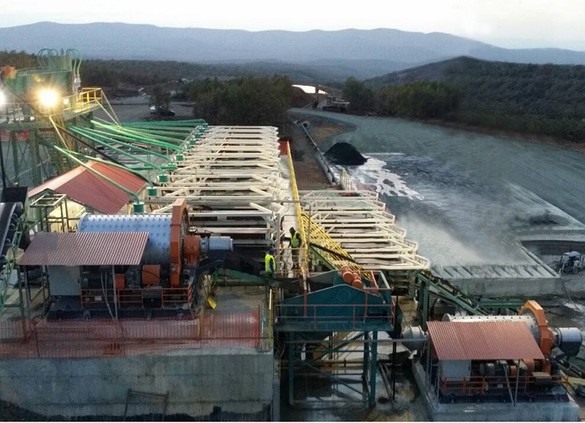 ULTIMA ORĂ DOCUMENT Ofertă de salvare a ArcelorMittal Hunedoara. Grup de mari investitori turci a depus scrisoare pentru a cumpăra uzina, după anunțul de închidere. Autoritățile reclamă că ArcelorMittal nu i-a primit