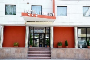 Hotel la vânzare, pentru a treia oară. ANAF taie acum din prețul hotelului Express din Predeal