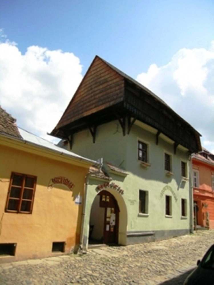 FOTO Cel mai vechi hostel din România se închide. Mesajul transmis din Sighișoara