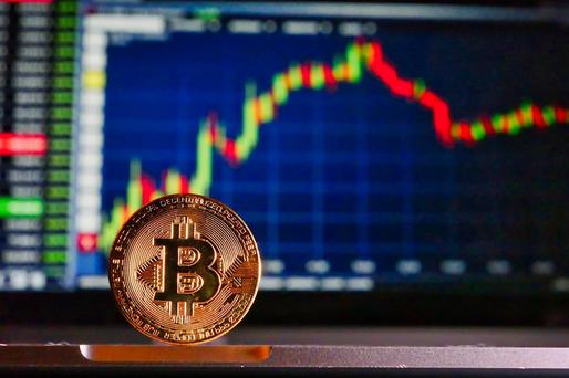 Bitcoin a depășit pragul de 24.000 de dolari pentru prima dată în mai mult de o lună