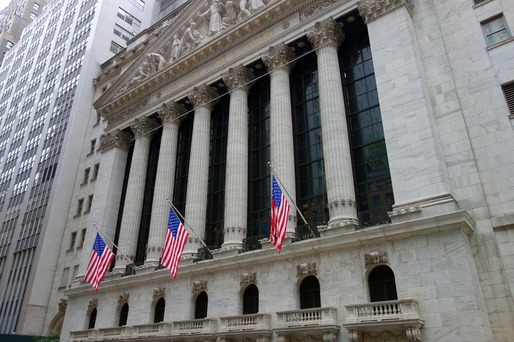Wall Street a închis în scădere, piața bursieră fiind influențată negativ de temerile de recesiune ale investitorilor