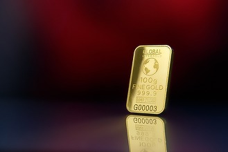 Aurul atinge un nou record după taxele vamale impuse de Trump