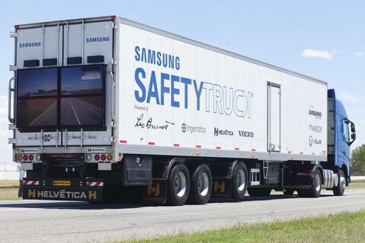 Samsung lansează oficial ecranul care facilitează depășirile auto