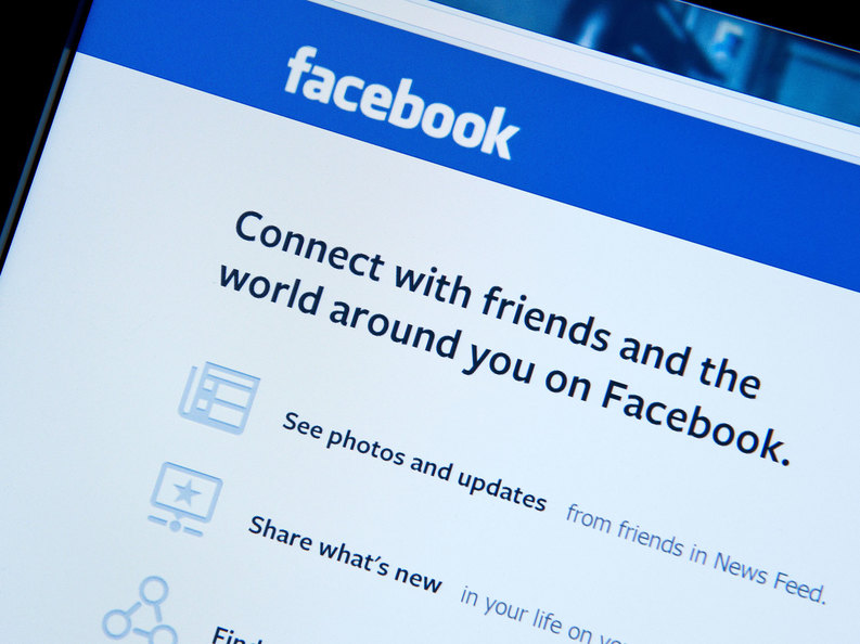 Facebook va facilita postarea în mai multe limbi, prin traduceri automate