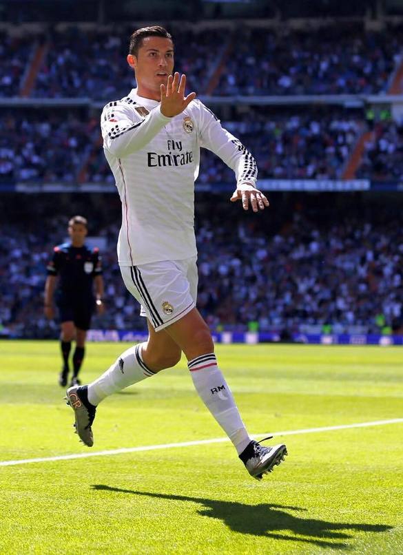 Fotbalistul Cristiano Ronaldo și-a lansat parfumul Legacy