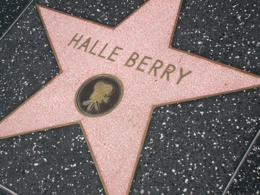 Actrița Halle Berry își va relansa site-ul Hallewood: Social media poate distruge brandul unui star