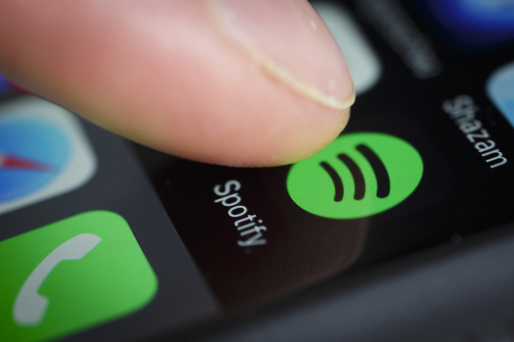 Spotify mută versurile melodiilor sub paywall