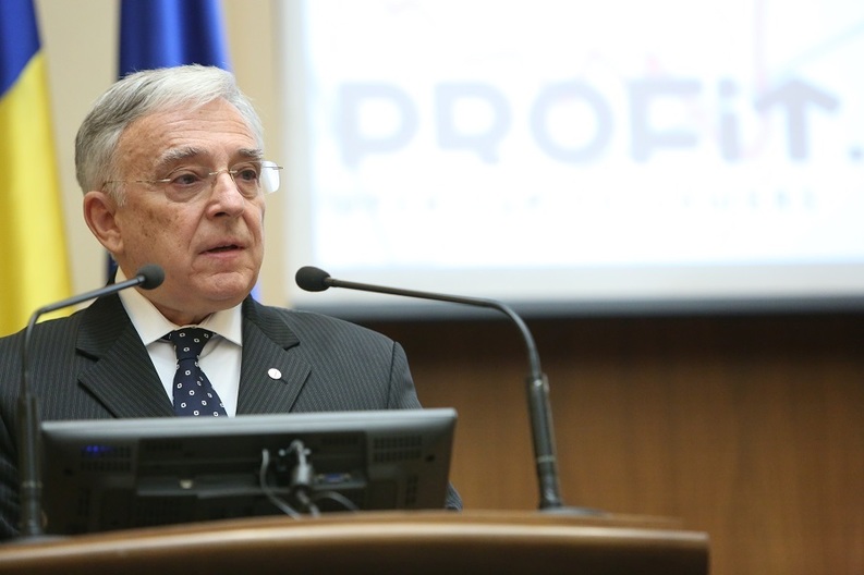 Isărescu: Este preferabilă o creștere economică moderată, de 3,5%, dar pe parcursul mai multor ani