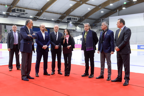 GALERIE FOTO Țiriac a inaugurat un patinoar de 3,6 milioane de euro în Otopeni