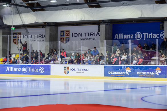 GALERIE FOTO Țiriac a inaugurat un patinoar de 3,6 milioane de euro în Otopeni