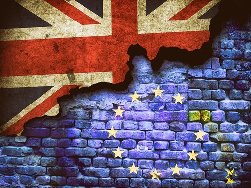Camera Lorzilor a amendat legislația Brexit, pentru a obliga Guvernul să respecte drepturile cetățenilor UE din Marea Britanie. Reuters: mare eșec pentru May