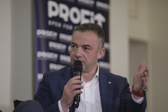 Conferința Profit.ro HR-Piața Muncii. Daniel Mischie, CEO City Grill: Mulți angajați străini fug de la muncă după câteva luni. Dacă găsesc un nepalez pentru spălat de vase, durează jumătate de an să-l aduc în România. Ce solicită autorităților