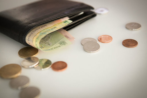 Salariul net din privat - cu aproape 100 de euro mai mic față de Ungaria și cu 263 de euro sub Polonia. Dintre țările UE din regiune, România devansează doar Bulgaria