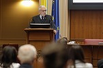 Isărescu spune că BNR ar putea crește mai încet dobânzile pe final de an. Ce crede despre liberalizarea din energie, ce a discutat cu bancherii despre ROBOR și când ar putea deveni periculoasă creșterea ratelor 