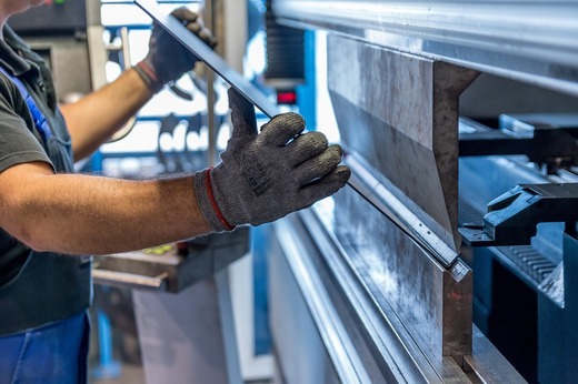 Comenzile noi din industria prelucrătoare au crescut