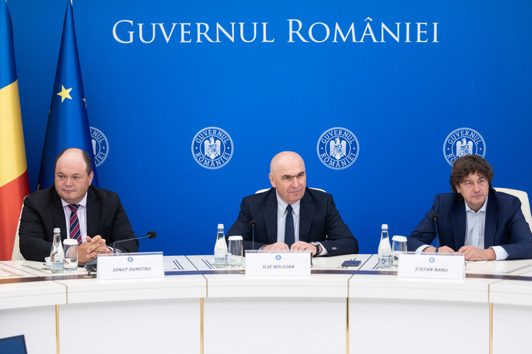 FOTO Bolojan s-a văzut cu o delegație de investitori ai JP Morgan, după ce banca americană a avertizat România. Preocupare pentru noua configurație guvernamentală, cheltuielile publice și deficitul bugetar
