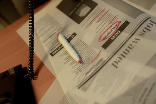 Locuri de muncă ofertate în număr mare în mai multe județe. Salariile oferite