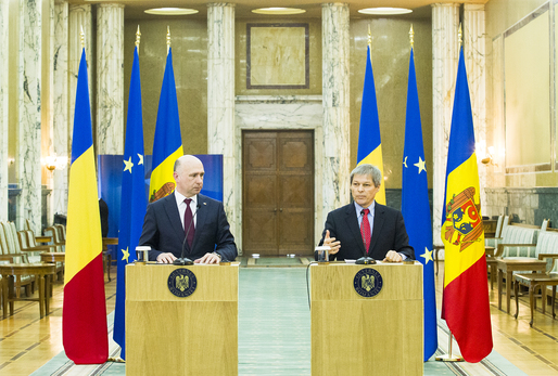 Cioloș a transmis condițiile pentru sprijinul financiar promis Republicii Moldova: guvernator la Banca Națională, înțelegere cu FMI și asocierea cu UE 