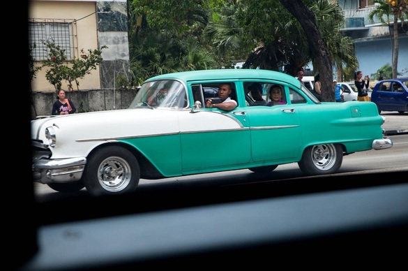 NOI FOTO inedite din Cuba: Obama a asistat la un meci de baseball