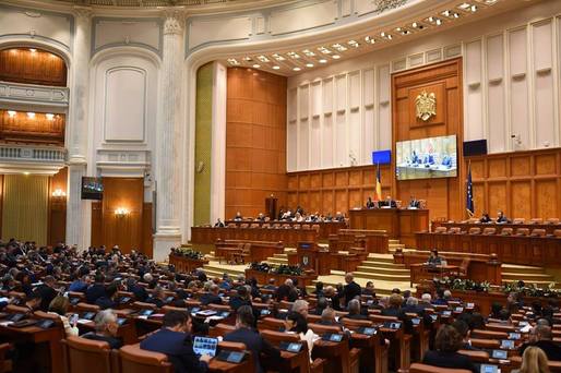 Plenul reunit al Parlamentului a început. Va fi citită moțiunea de cenzură împotriva Guvernului Grindeanu, intitulată ”România nu poate fi confiscată! Apărăm democrația și votul românilor”