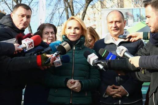 Gabriela Firea încinge atmosfera în PSD înainte de CEx: Dragnea a tăiat un sfert din bugetul Bucureștiului. Tuturor primăriilor, cu o mână le-a dat și cu două-trei le-a luat