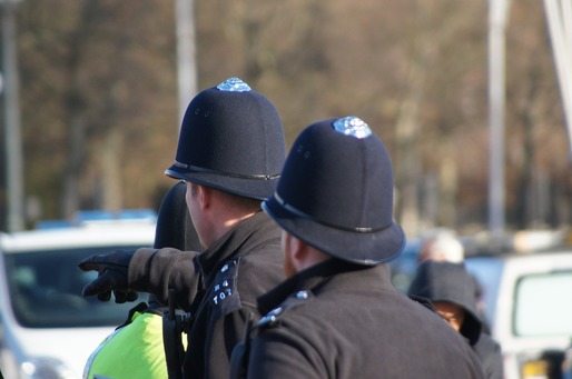 Prima decizie a noului guvern britanic: angajează polițiști