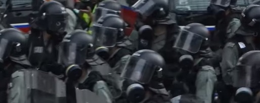VIDEO Poliția din Hong Kong folosește gaze lacrimogene împotriva protestatarilor