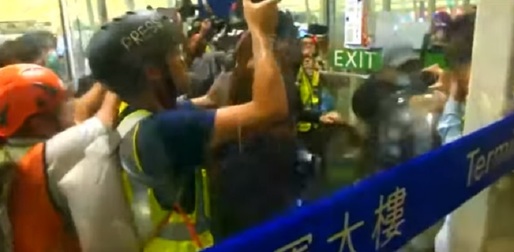Trupe chineze la frontiera Hong Kongului